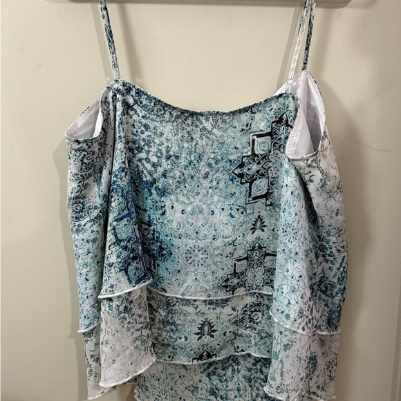 Le Chateau Green and Blue Sleeveless Camisole - Picture 2 of 3